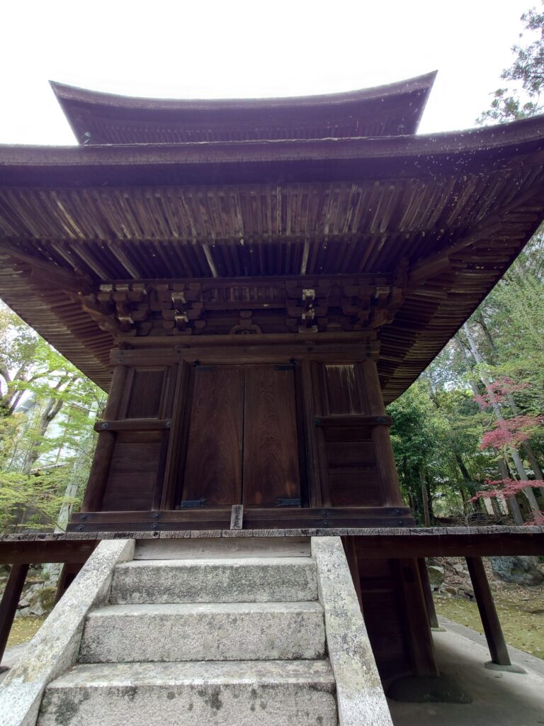 慈眼院 国宝多宝塔の全景